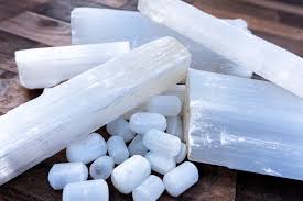 Selenite vs Clear Quartz: Which Crystal Is Right for You?